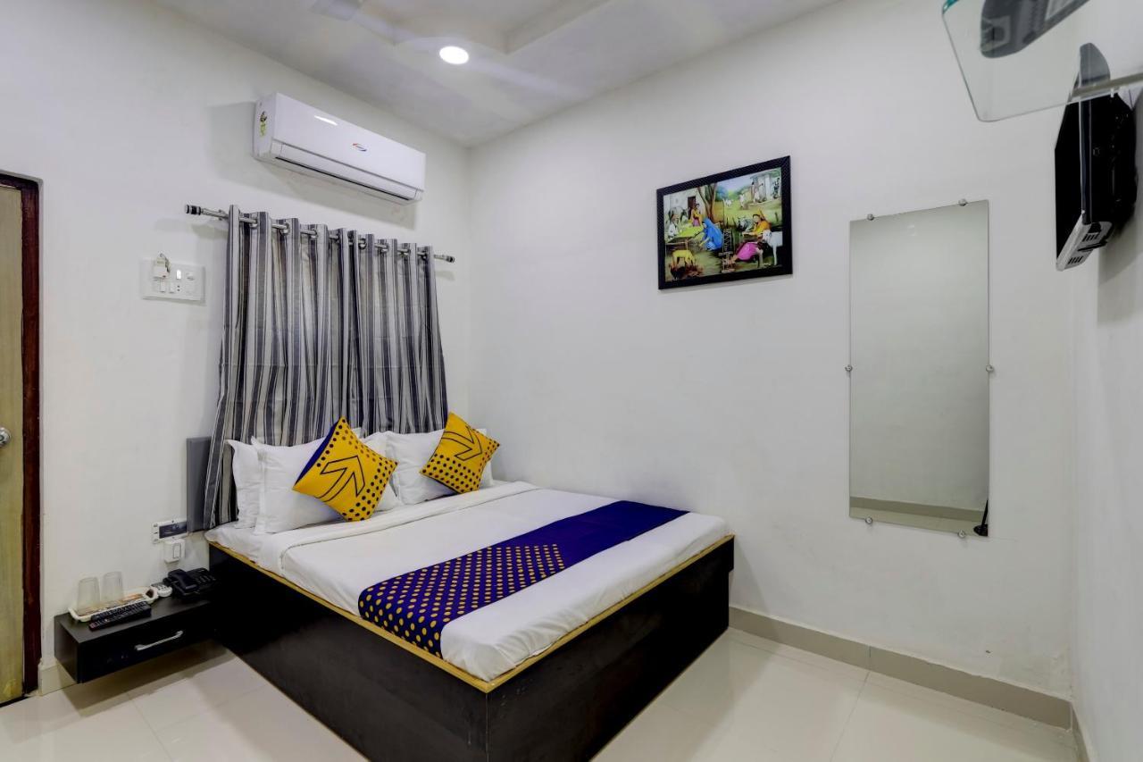 Spot On 71130 Hotel Shiv Krupa Anjar Exterior photo