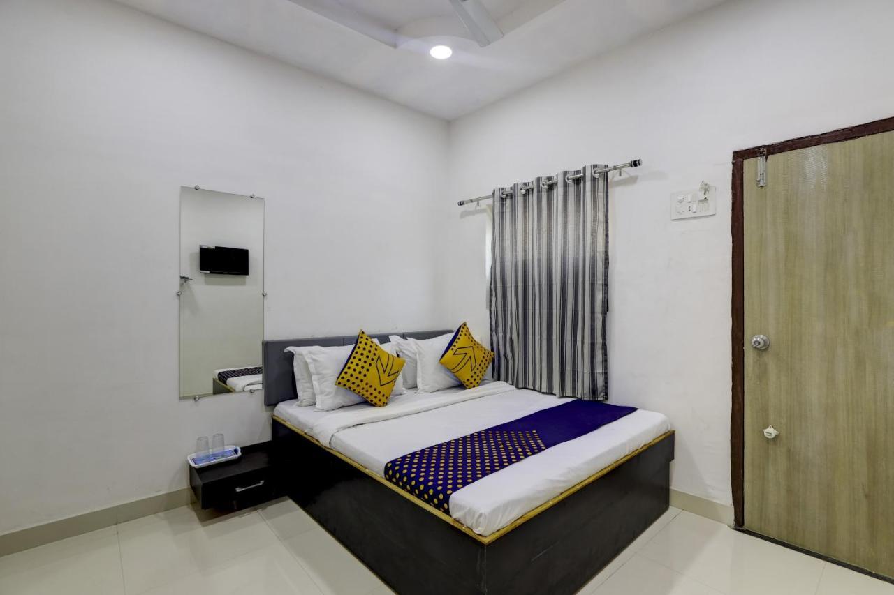 Spot On 71130 Hotel Shiv Krupa Anjar Exterior photo