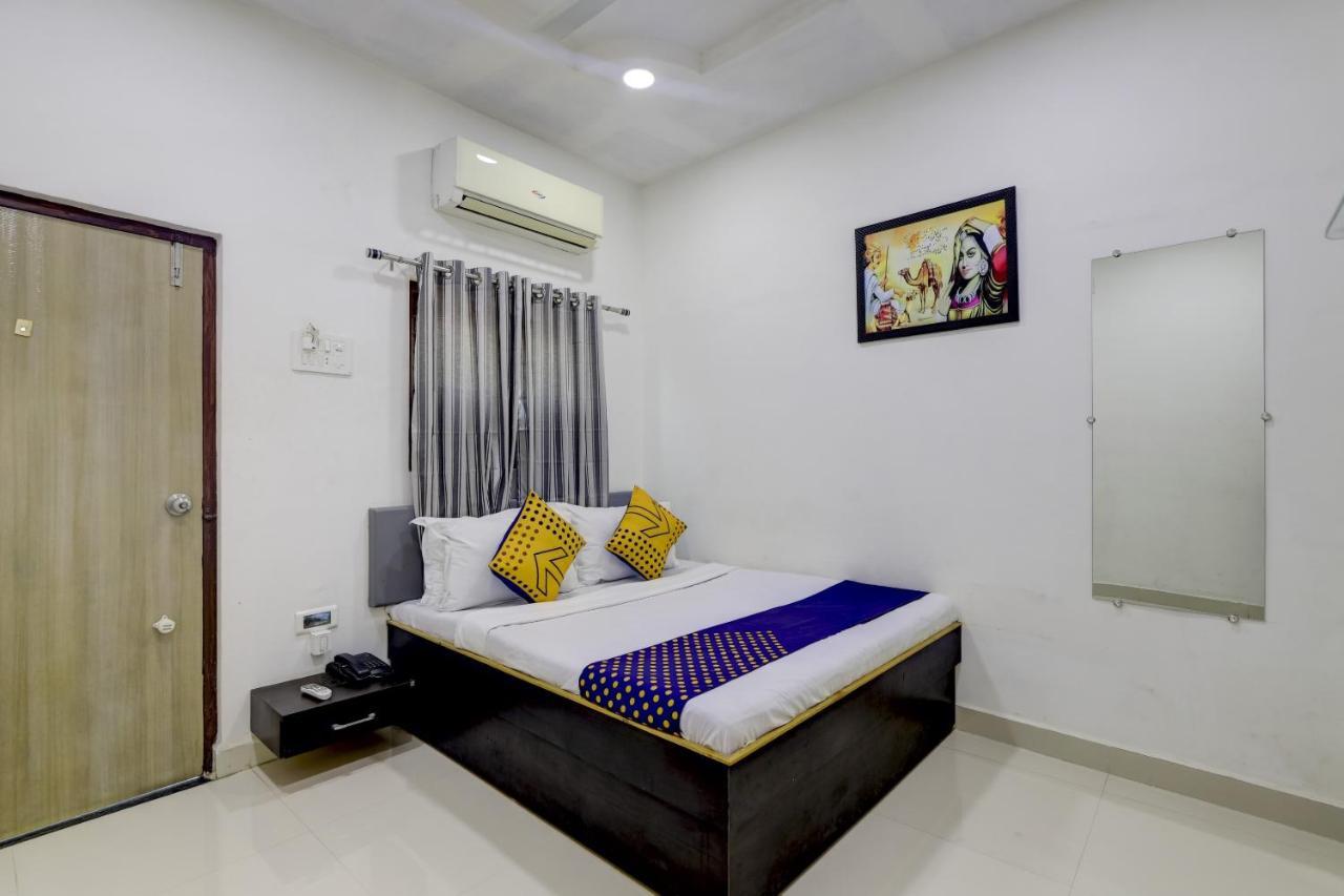 Spot On 71130 Hotel Shiv Krupa Anjar Exterior photo